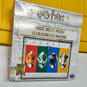 Harry Potter HOUSE CRESTS 300 Piece Jigsaw Puzzle Spinmaster NEW